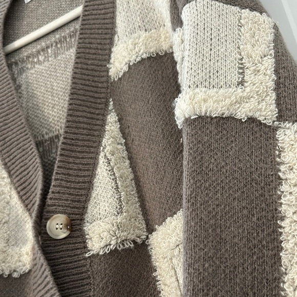 Cozy Checkered Cardigan Sweater. Worn once - Picture 2 of 4
